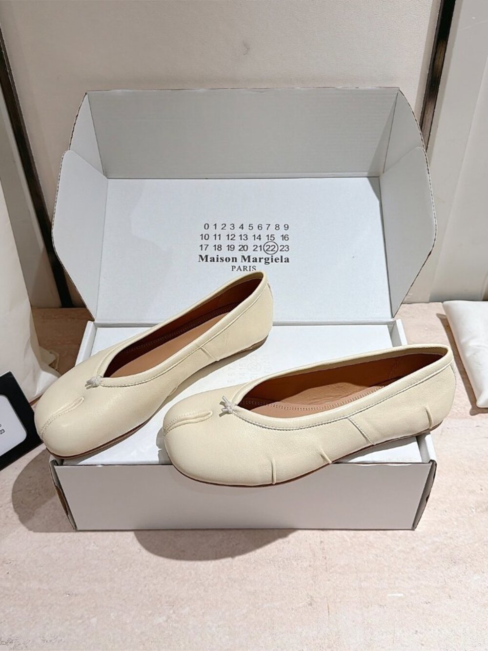 Maison Martin Margiela Tabi Ballet Flats - Picture 4 of 8